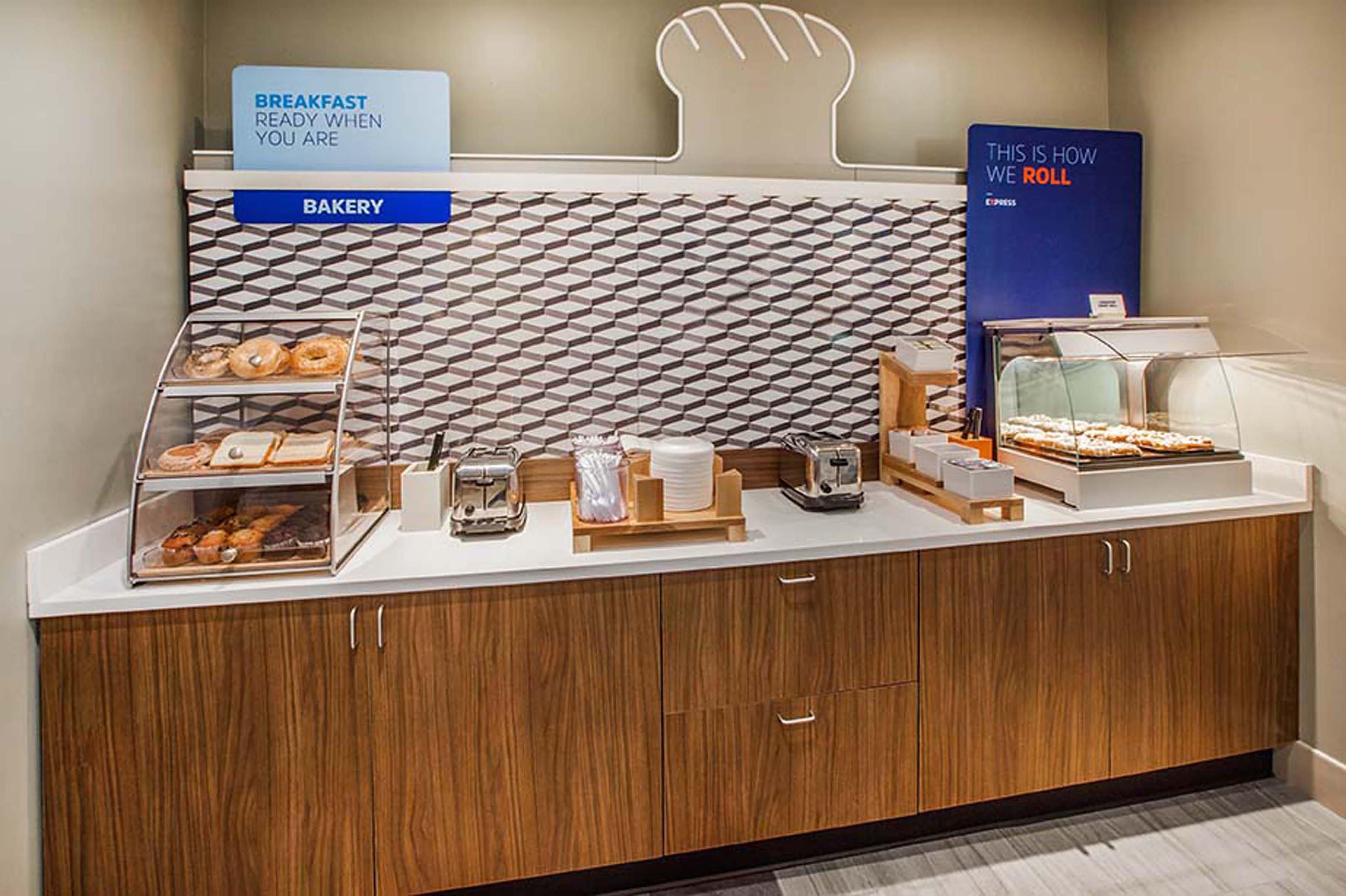 Holiday Inn Express - Richmond Downtown By Ihg Eksteriør bilde